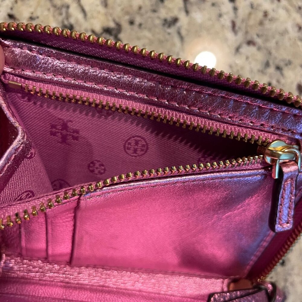Tory Burch Crinkle Metallic Medium Wallet - Picture 9 of 11